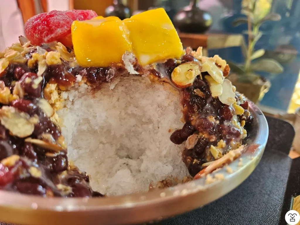 Inside the patbingsu