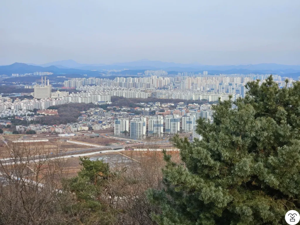A view of Paju Unjeong